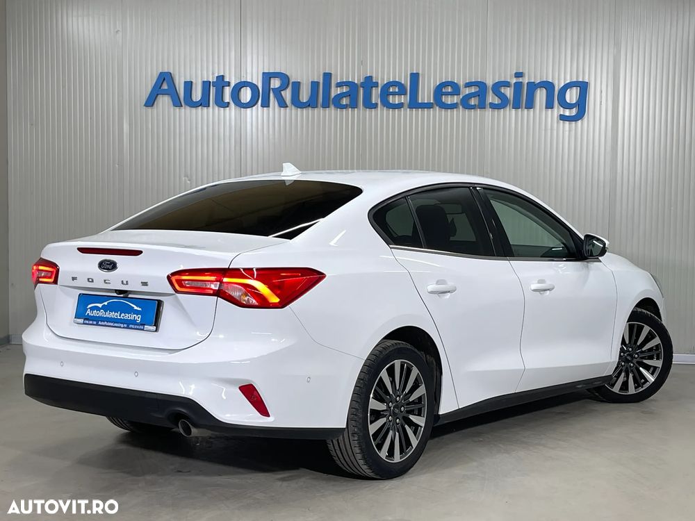 Ford Focus 1.5 EcoBlue 8AT Titanium - 4