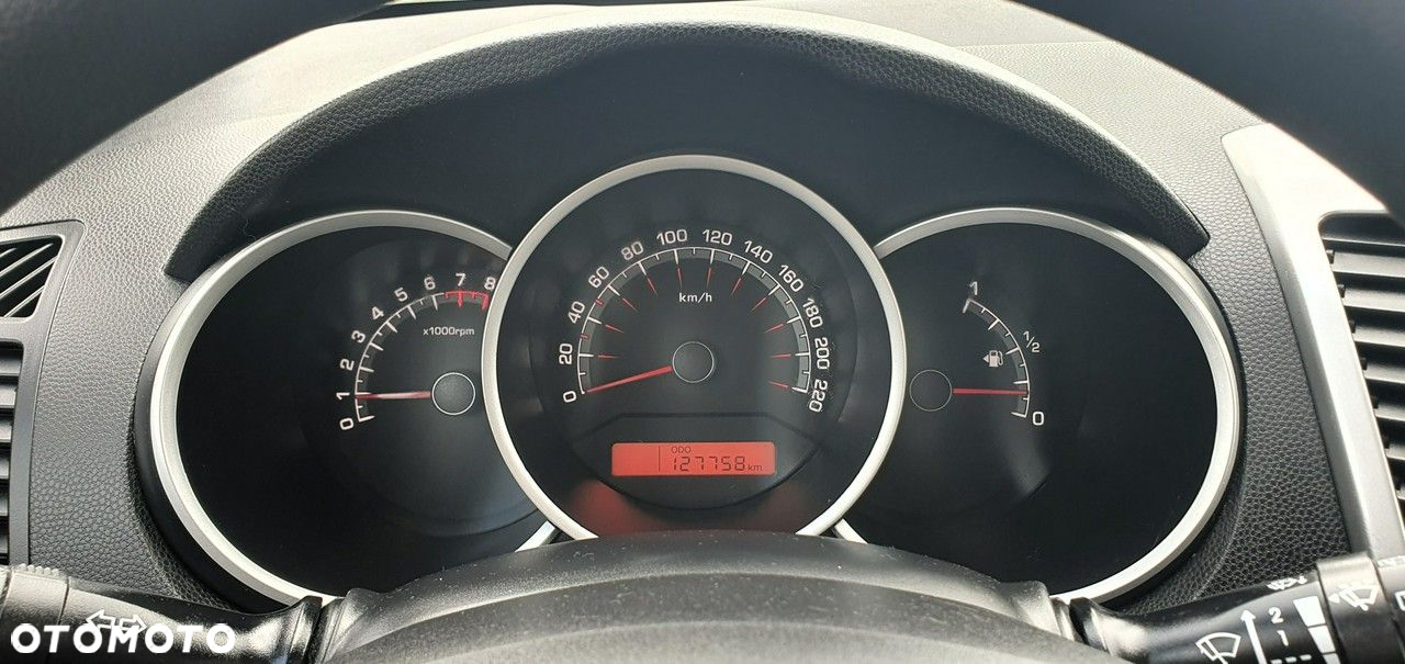 Kia Venga - 17