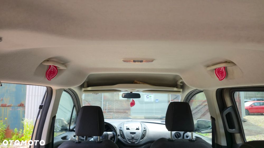 Ford Transit Courier Ambiente - 28