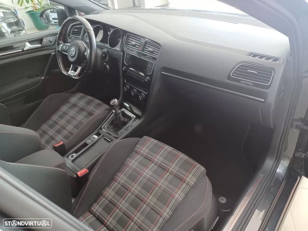 VW Golf 2.0 TSi GTi - 24
