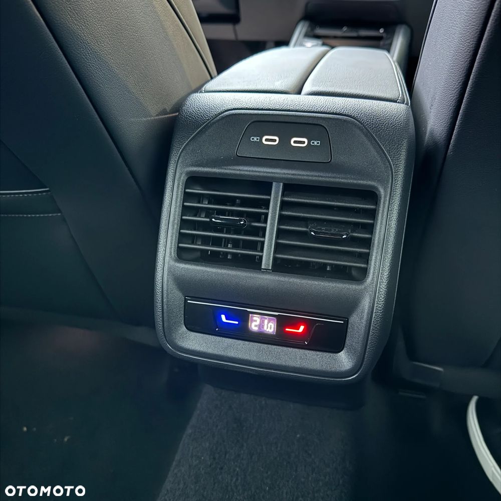 Volkswagen Passat - 18