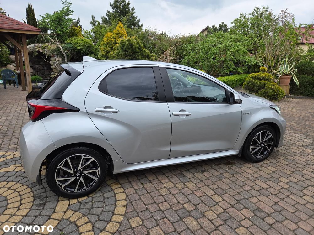 Toyota Yaris Hybrid 100 Premium - 15