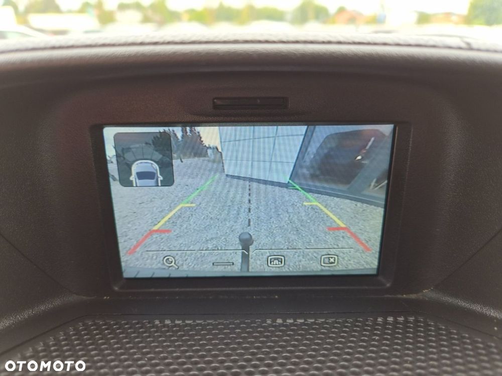 Ford Tourneo Custom - 16