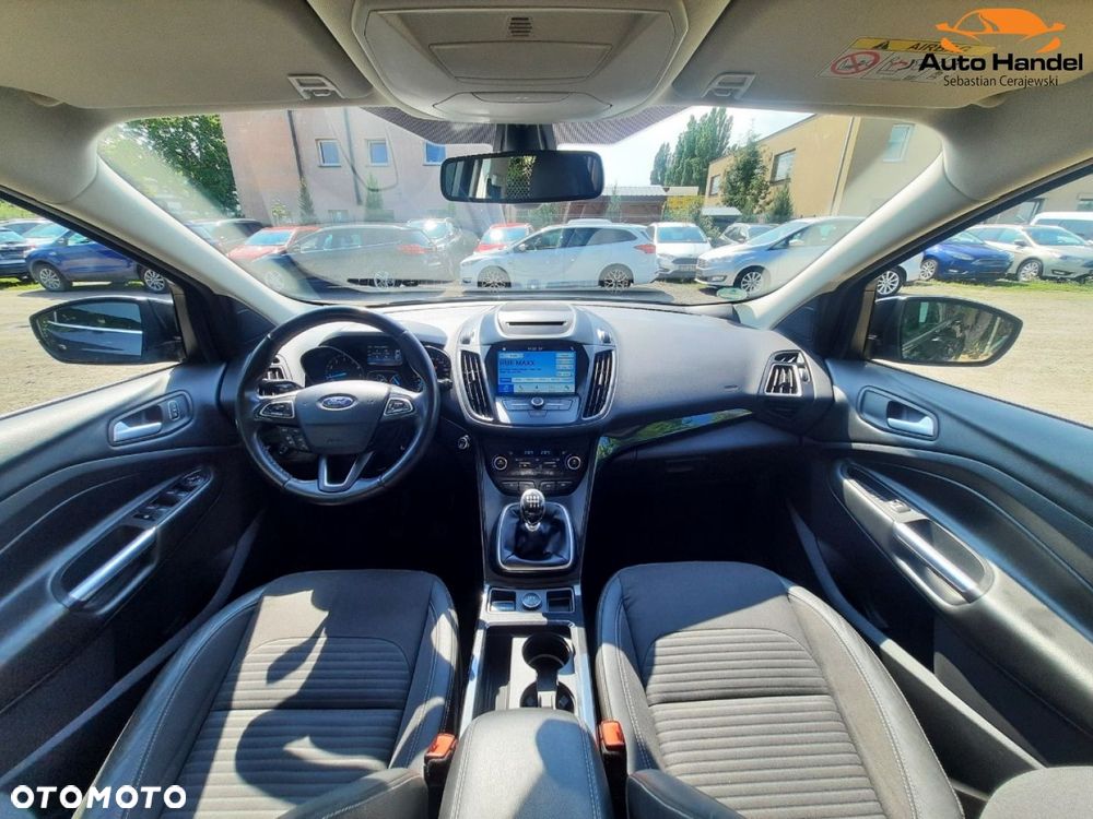 Ford Kuga 1.5 EcoBoost 2x4 Titanium - 6
