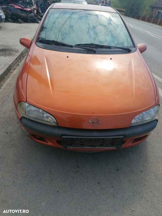 Dezmembrez Opel Tigra 1998 1.4 benzina - 4