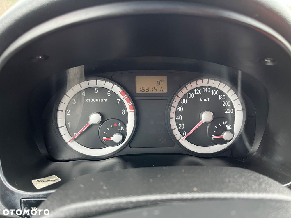 Kia Rio 1.4 City - 10