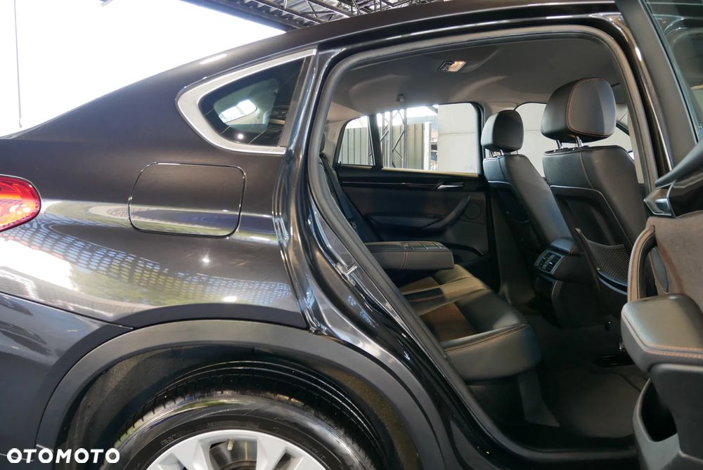 BMW X4 xDrive20i xLine - 11