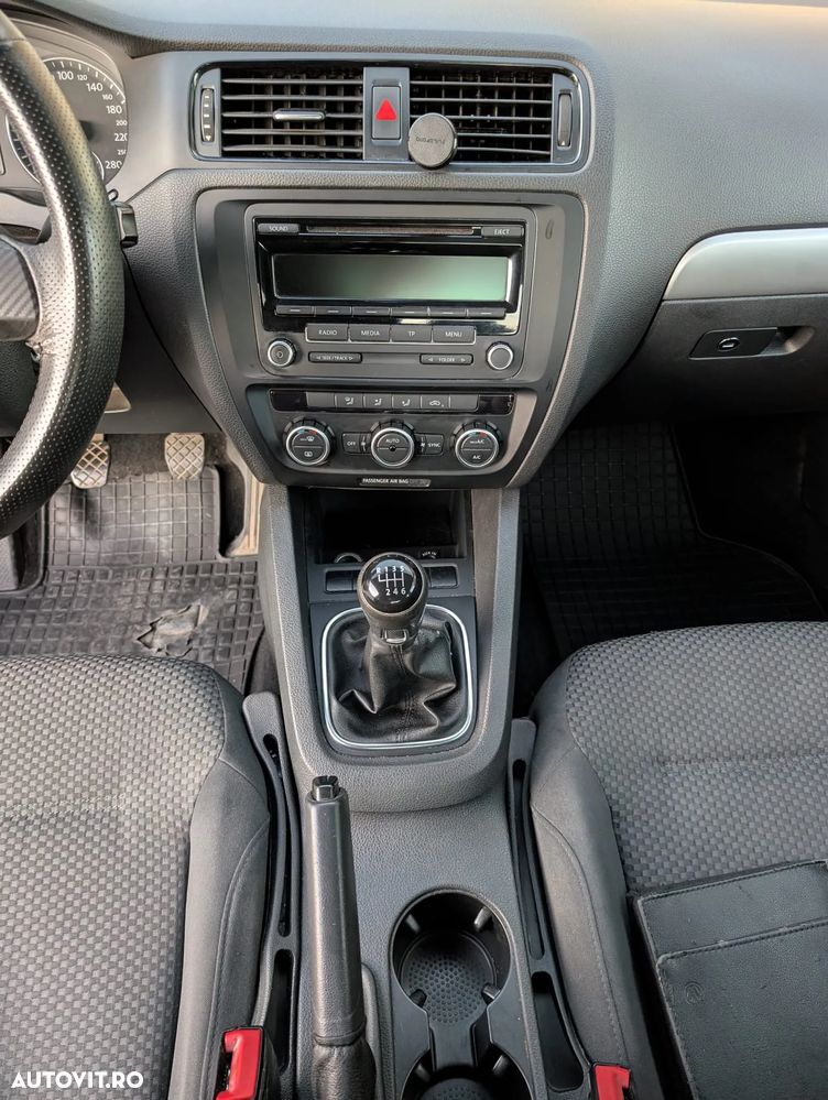 Volkswagen Jetta 1.2 TSI Trendline - 22