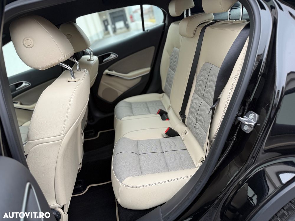 Mercedes-Benz GLA 180 7G-DCT - 20