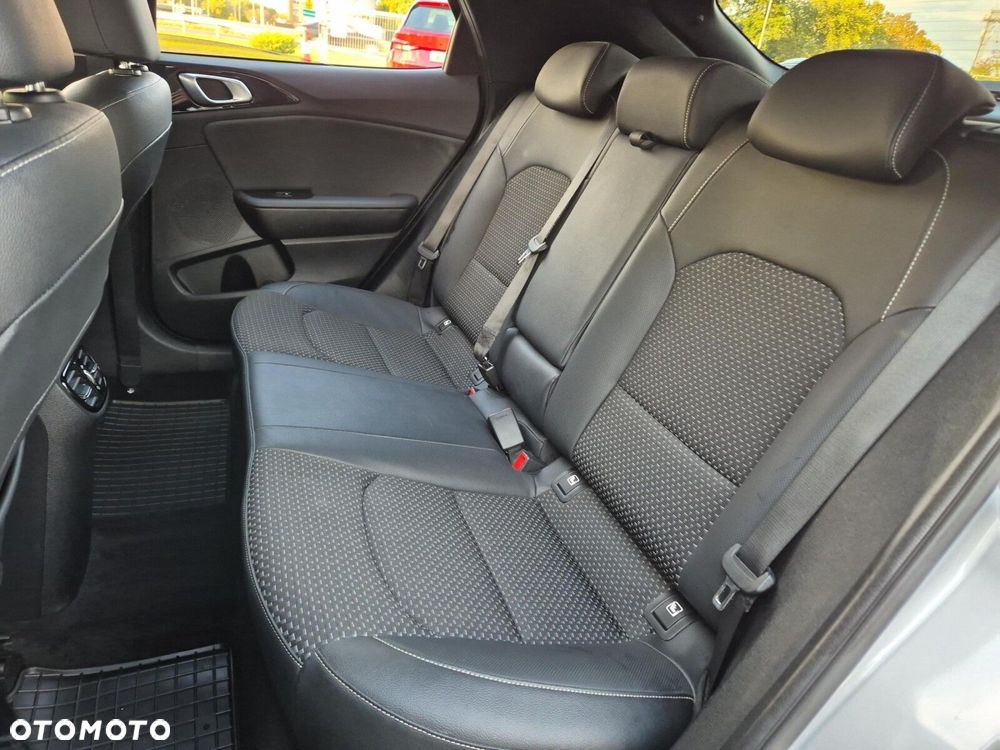 Kia XCeed 1.6 T-GDI L Business Line DCT - 15