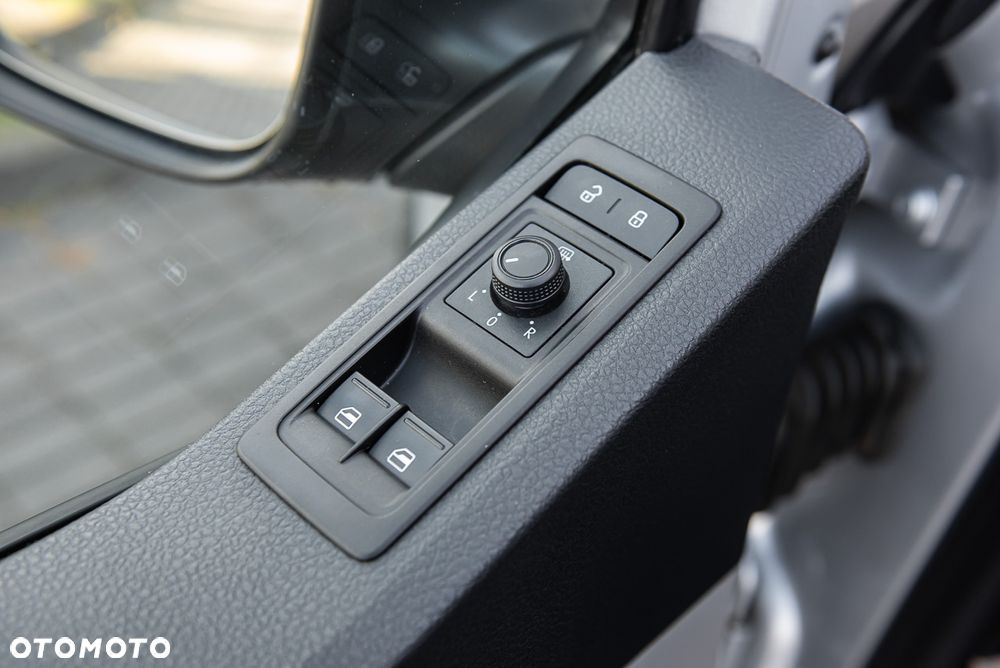 Volkswagen Transporter - 12