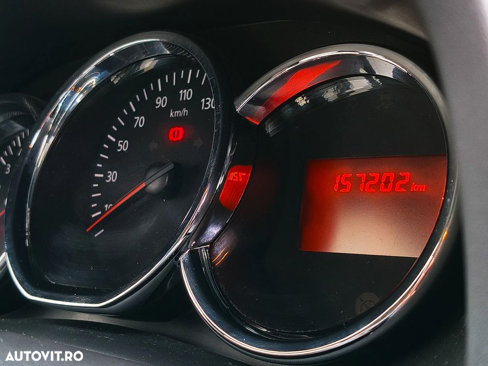 Dacia Sandero dCi 90 Laureate - 8