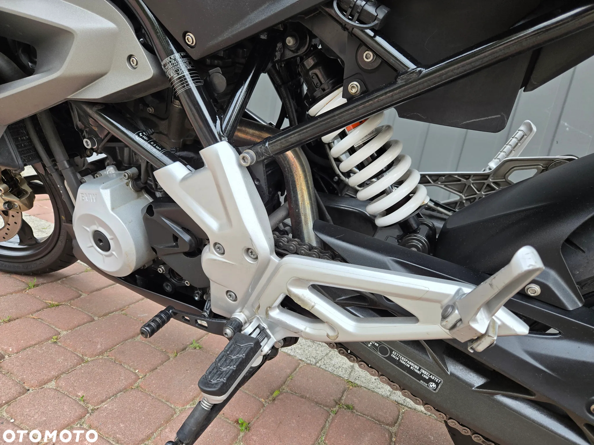 BMW G - 25