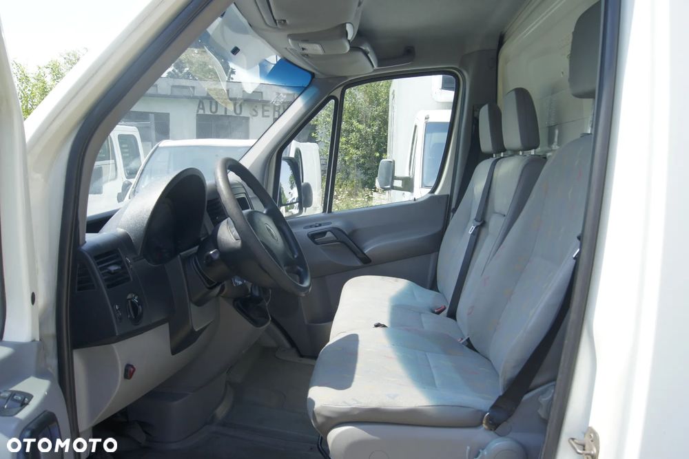 Volkswagen Crafter komorówka mrożnia - 9