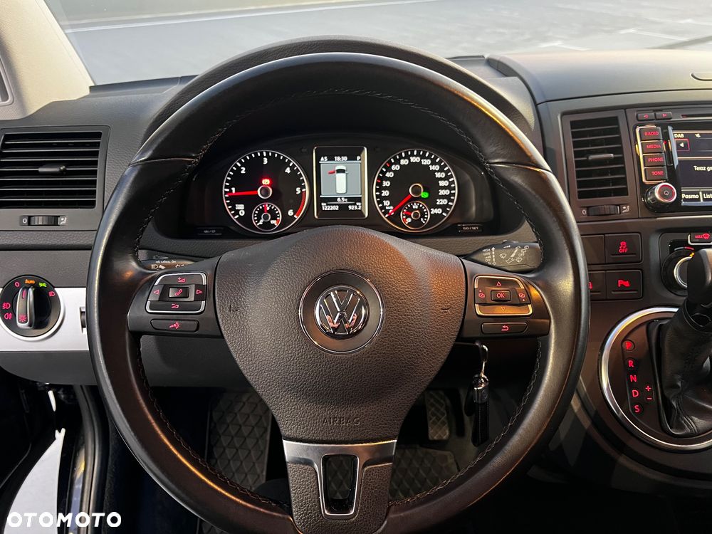 Volkswagen Multivan - 17