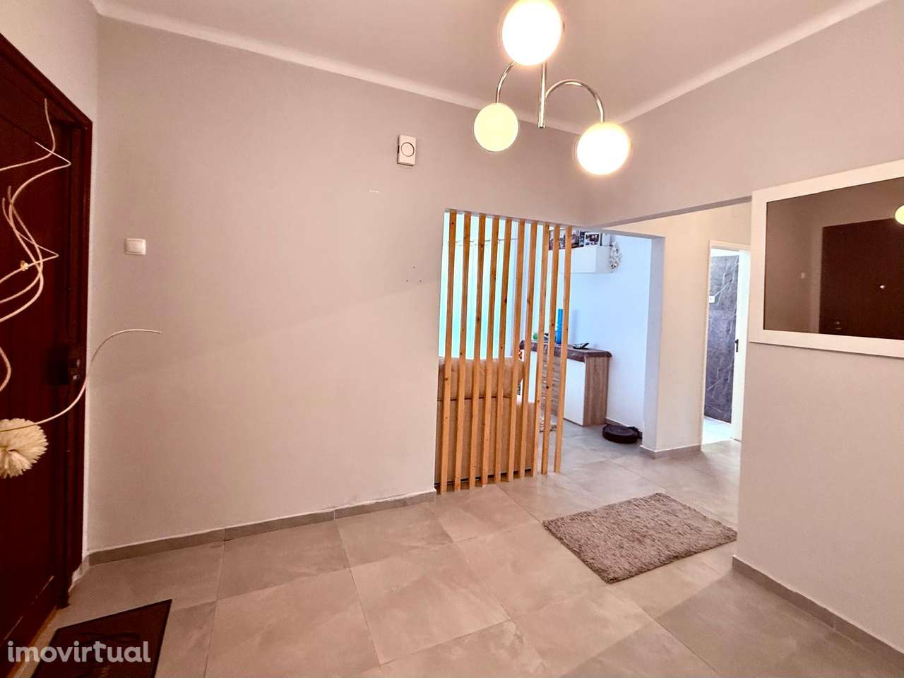 Moradia de 4 quartos, inserida num terreno com 367 m². - Grande imagem: 3/35