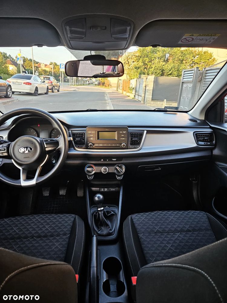 Kia Rio 1.2 L - 4