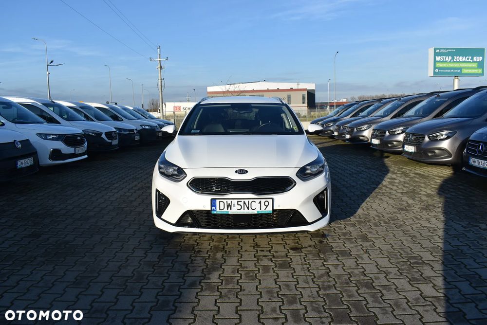 Kia Ceed 1.6 GDI PHEV L DCT - 4