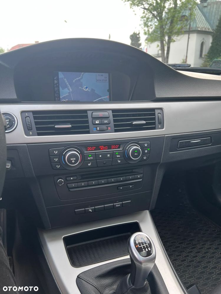 BMW Seria 3 320i - 21