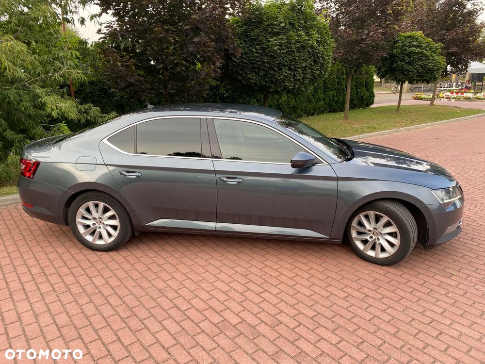 Skoda Superb 2.0 TDI Style DSG7 - 3