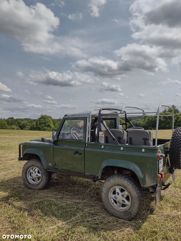 Land Rover Defender - 4