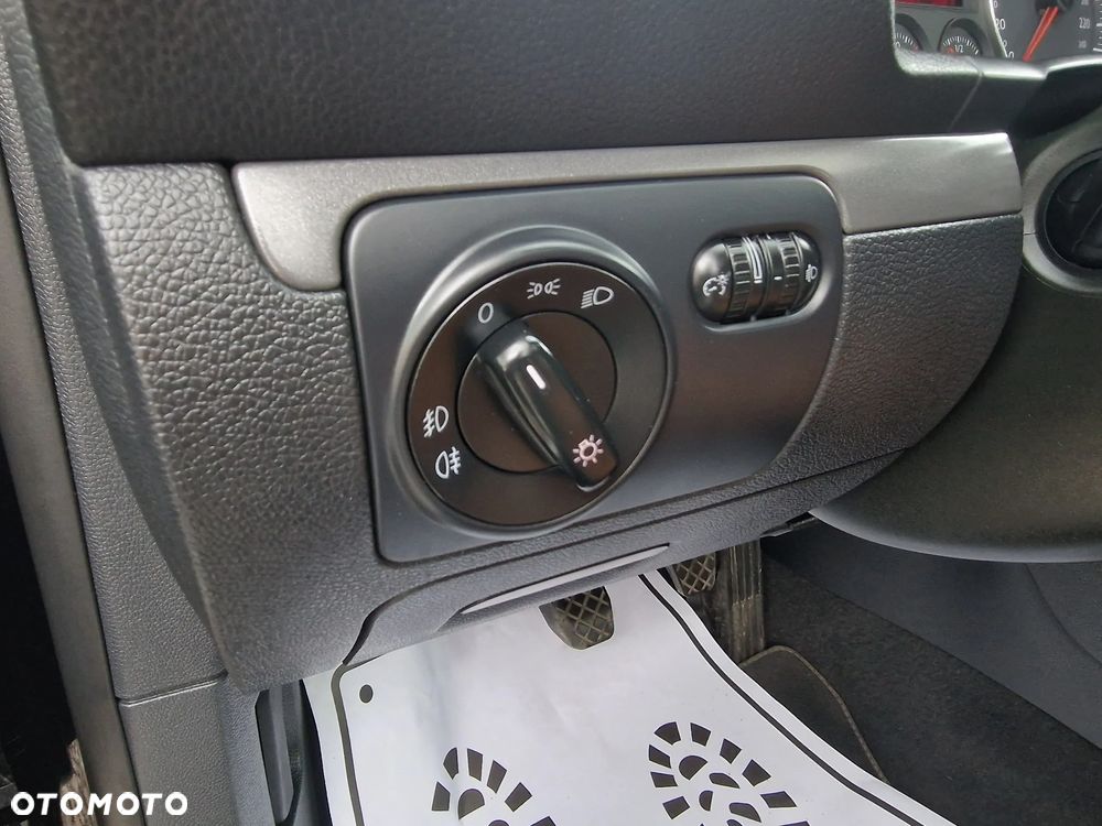 Volkswagen Eos 2.0 TDI DPF Individual - 19
