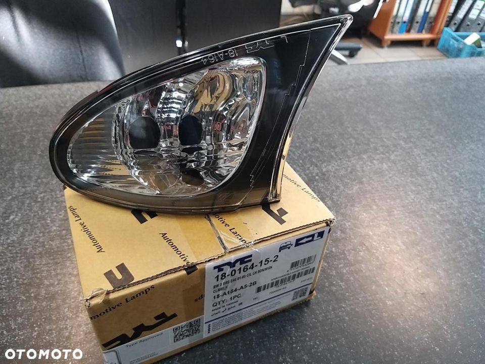 Lampa kierunkowskazu migacz  przód Lewa  (przezroczysty, PY21W) BMW 3 E46 06.01-09.06 - 1