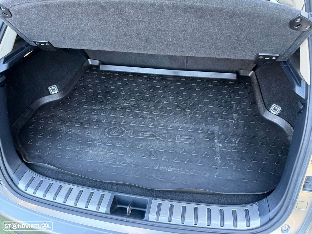 Lexus NX 300h Executive+ - 57