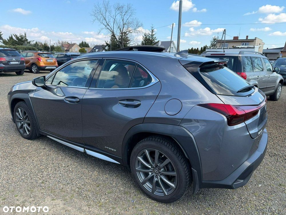 Lexus UX - 14