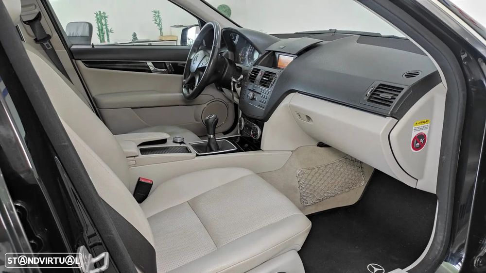 Mercedes-Benz C 220 - 23