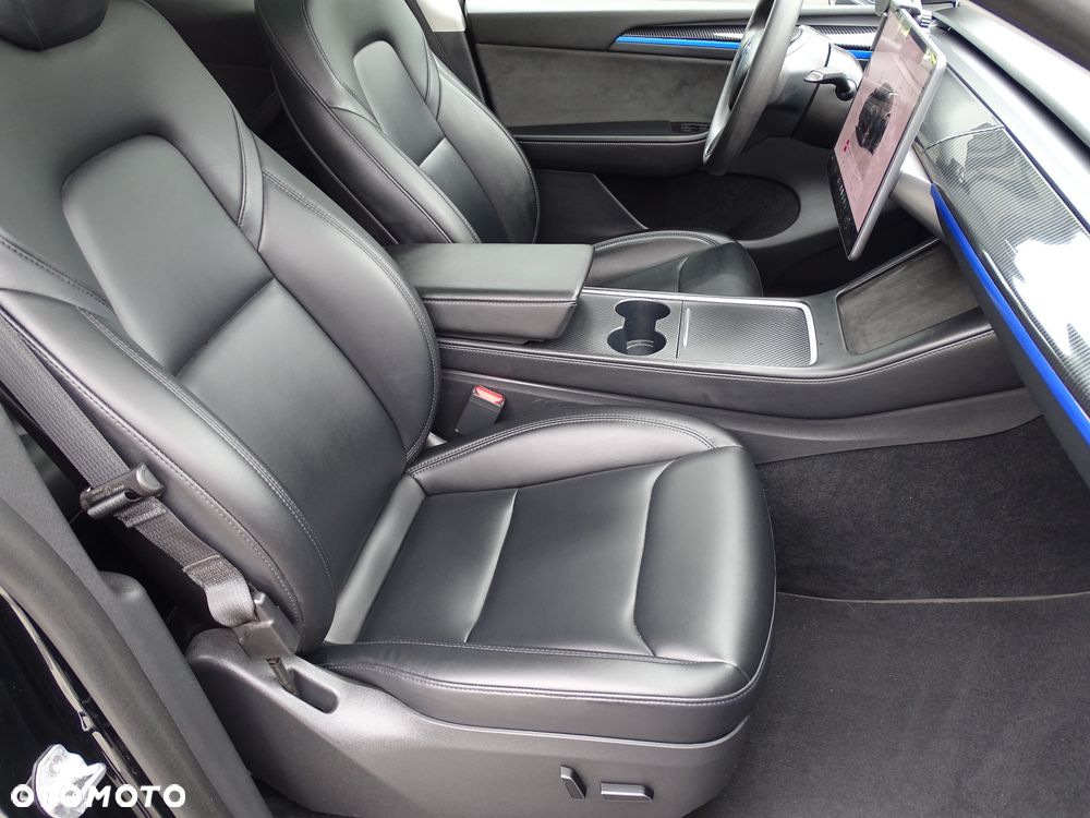 Tesla Model Y Long Range Dual Motor AWD - 23