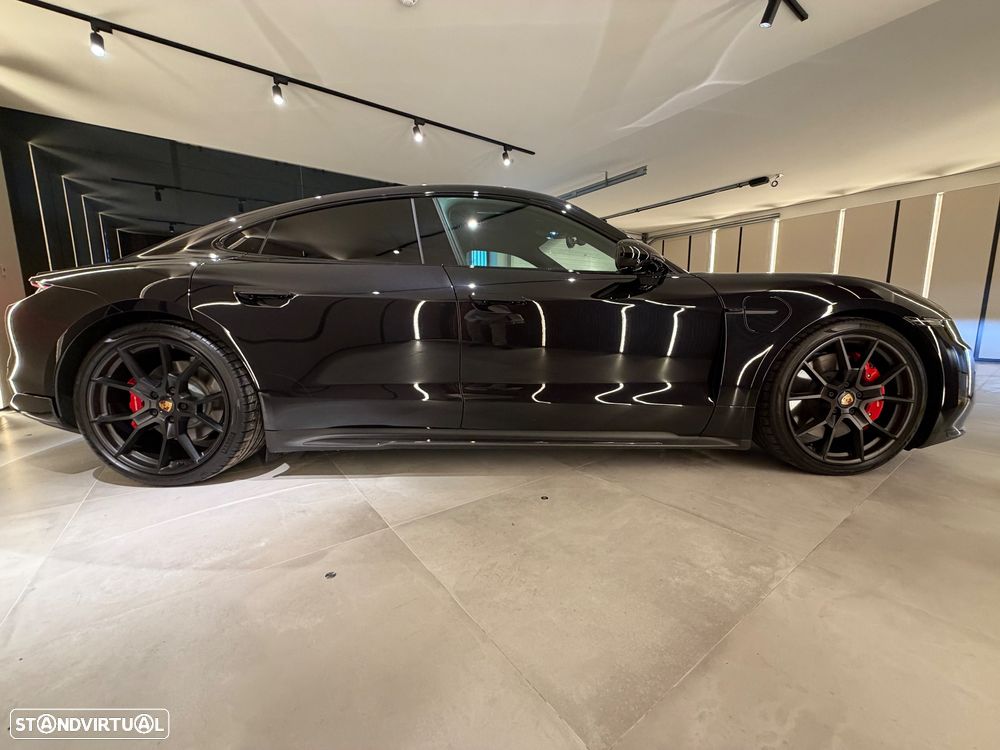 Porsche Taycan GTS - 7