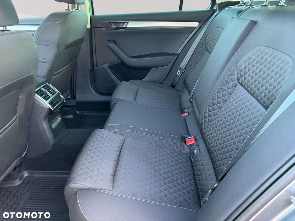 Skoda Superb 2.0 TDI DSG Ambition - 22