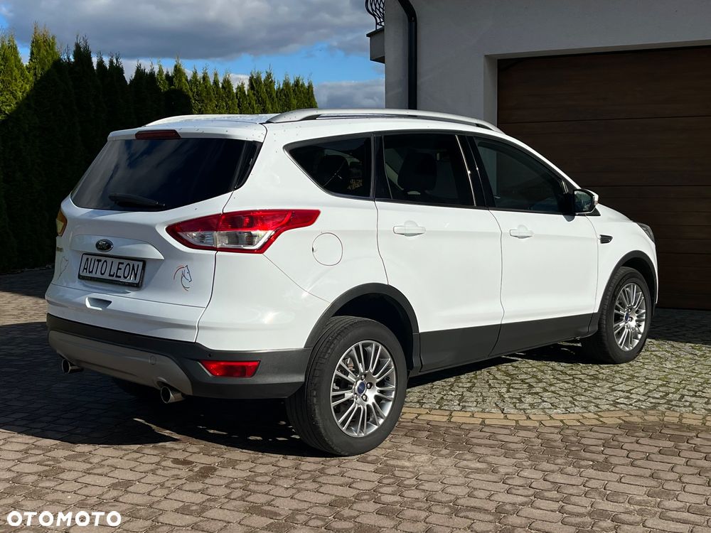 Ford Kuga 2.0 TDCi 2x4 Titanium - 12