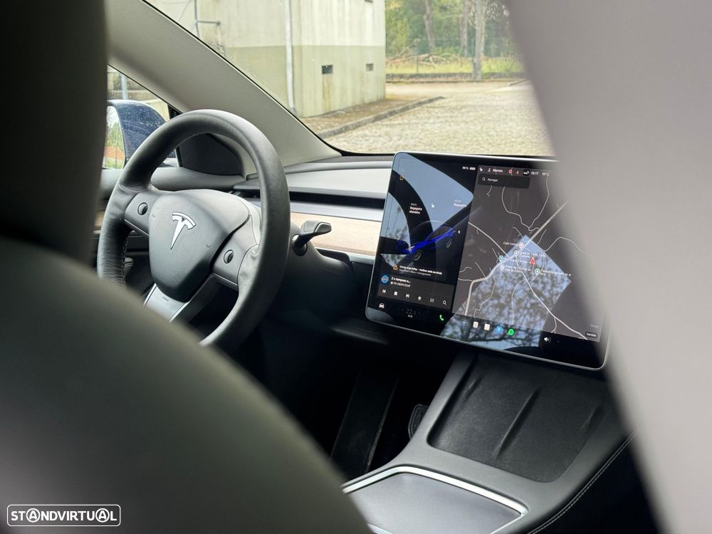 Tesla Model 3 - 24