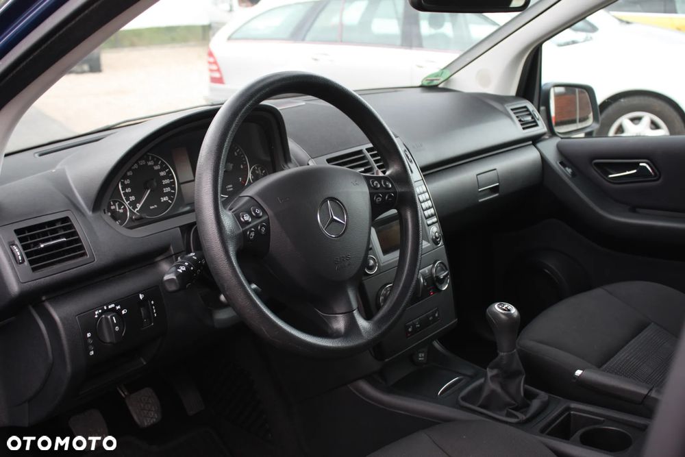 Mercedes-Benz Klasa A 180 BlueEFFICIENCY Elegance - 6