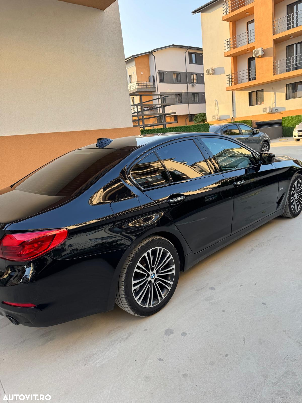 BMW Seria 5 520d AT - 8