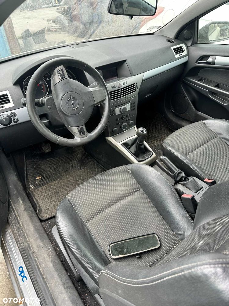 Opel Astra H GTC 1.6 benzyna - Cały Na części - 2