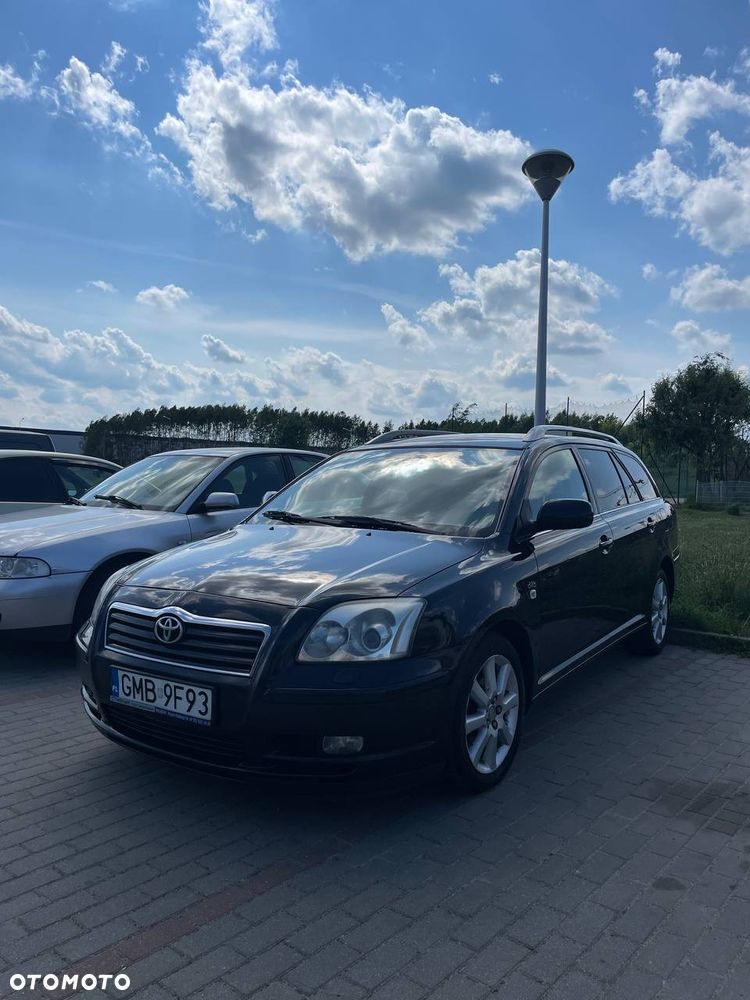 Toyota Avensis - 1