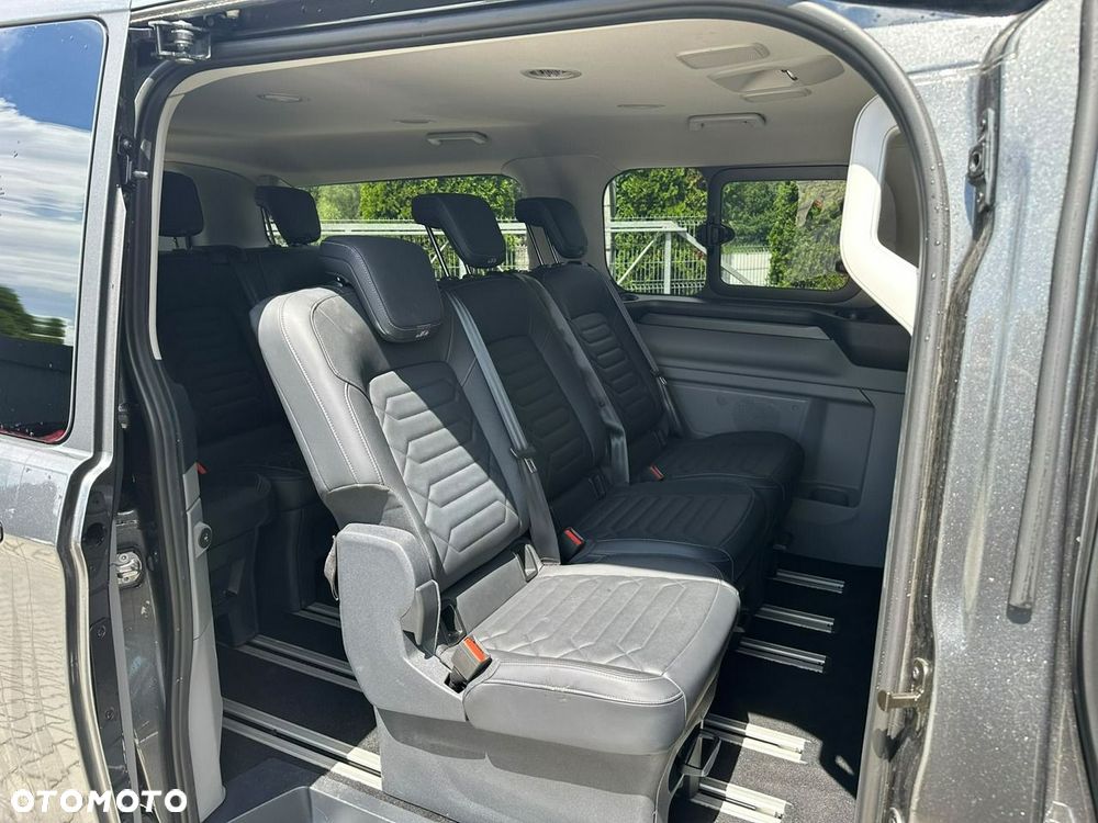 Ford Tourneo Custom - 19