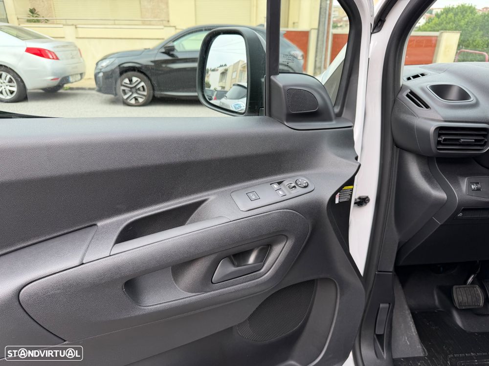 Toyota Proace City Eletrico - 23