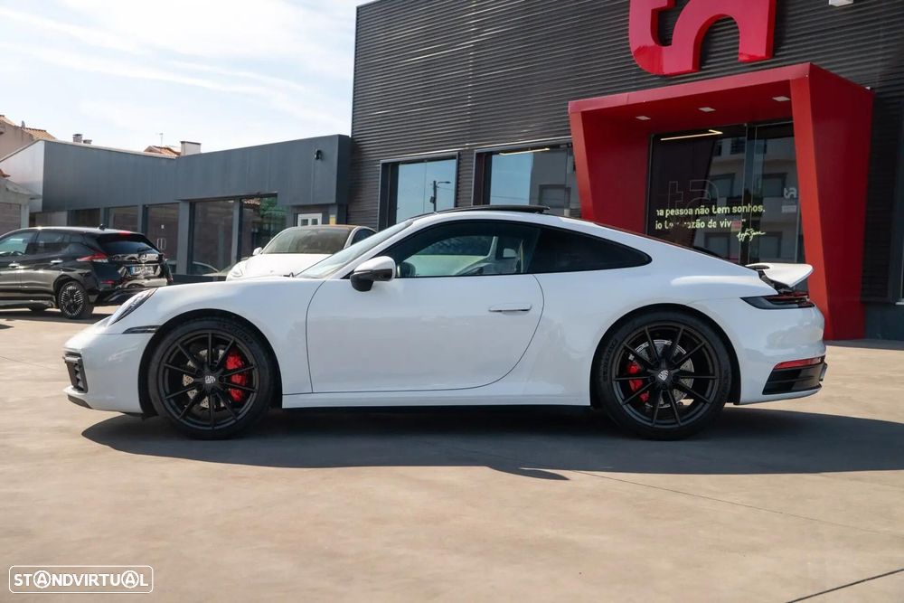 Porsche 911 (992) - 8