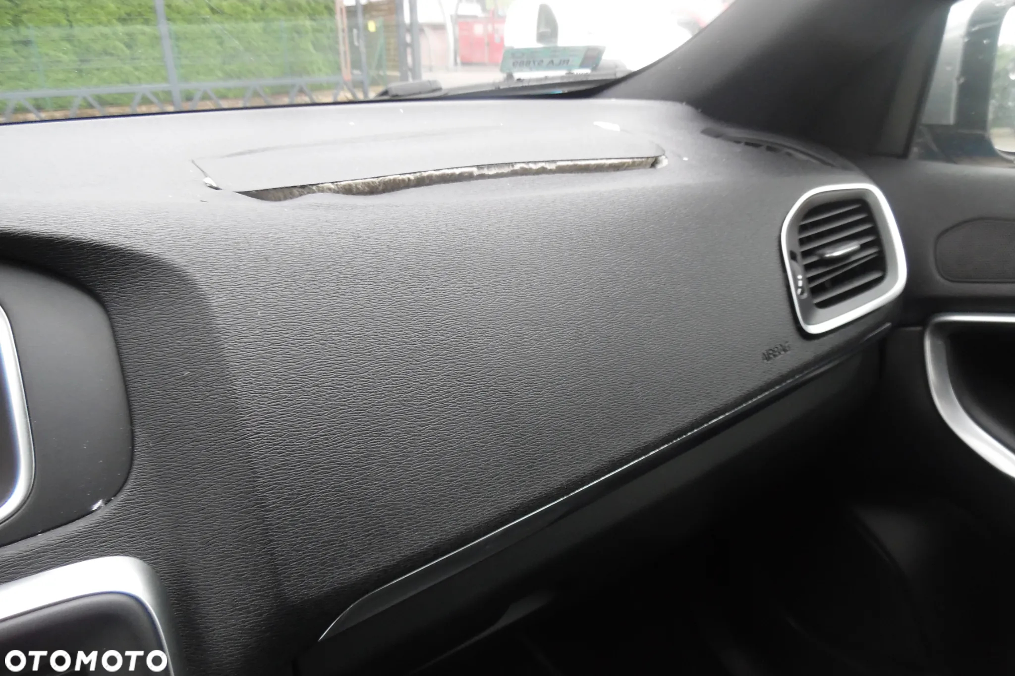 Volvo V40 D2 R-Design - 19