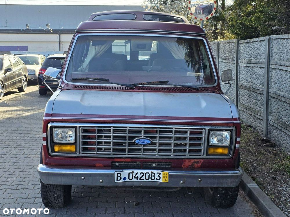 Ford Econoline - 6