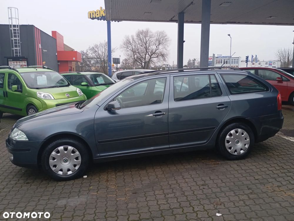 Skoda Octavia 1.6 Combi Ambiente - 7