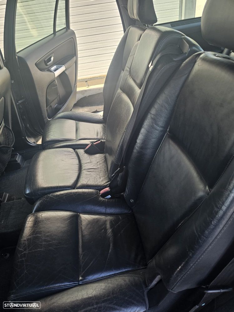 Volvo XC 90 2.4 D5 7L Momentum Geartronic - 9