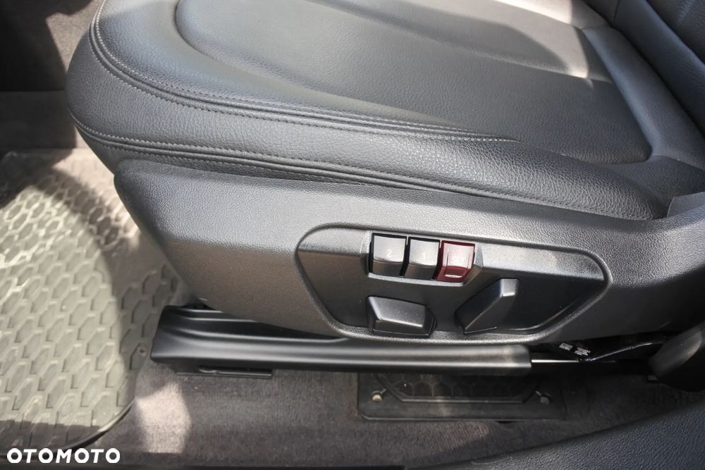 BMW X1 xDrive25i xLine sport - 19