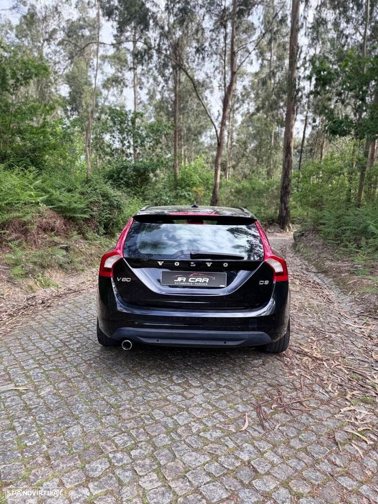 Volvo V60 2.0 D3 Momentum Start/Stop - 6