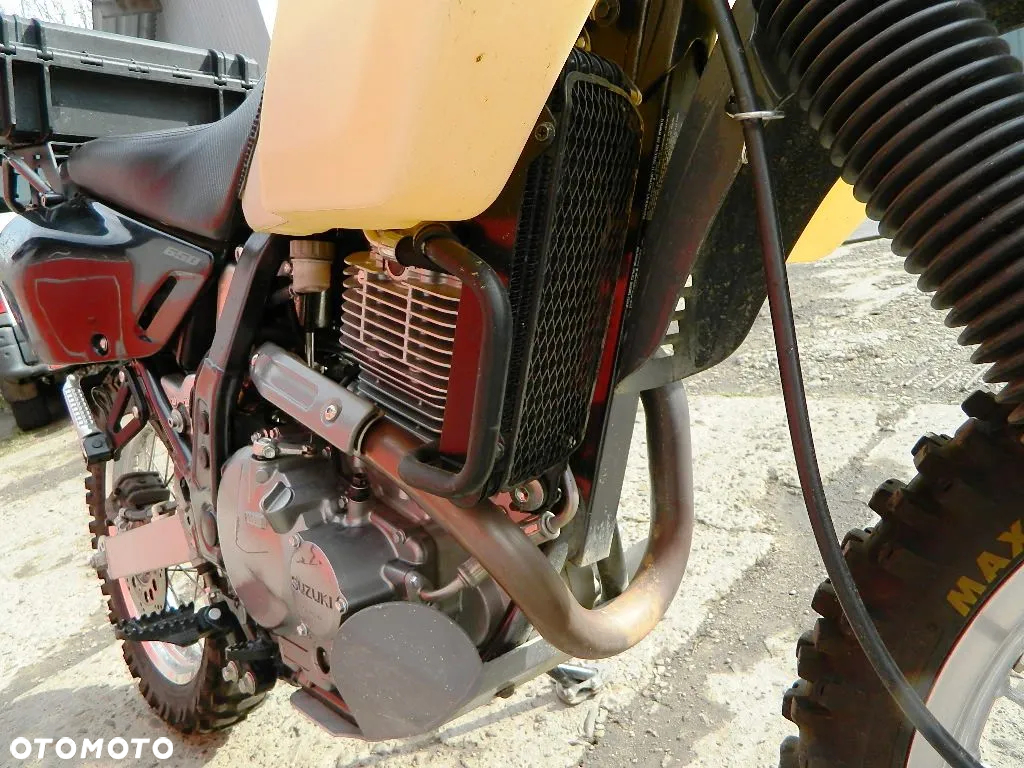 Suzuki DR - 9