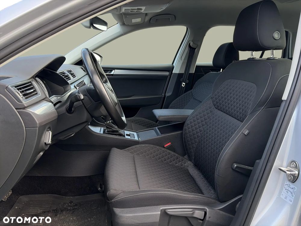 Skoda Superb 2.0 TDI SCR Ambition DSG - 9